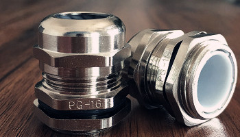 金屬電纜防水接頭如何連接?