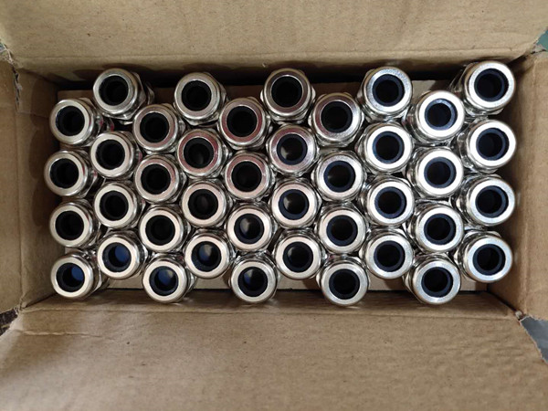 廣州某電子公司購(gòu)買(mǎi)了一批M制金屬電纜防水接頭